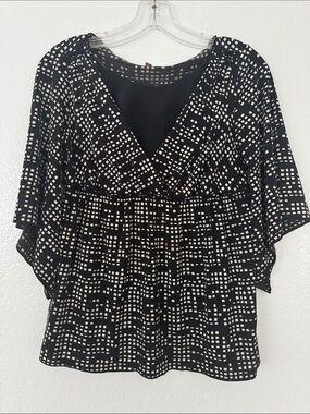 Black and White Geo-Print V-Neck Blouse